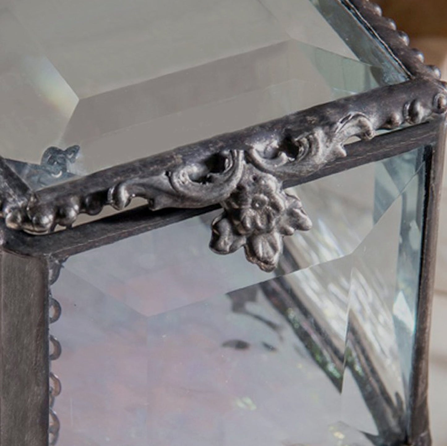 Box 153 Beveled Glass Box