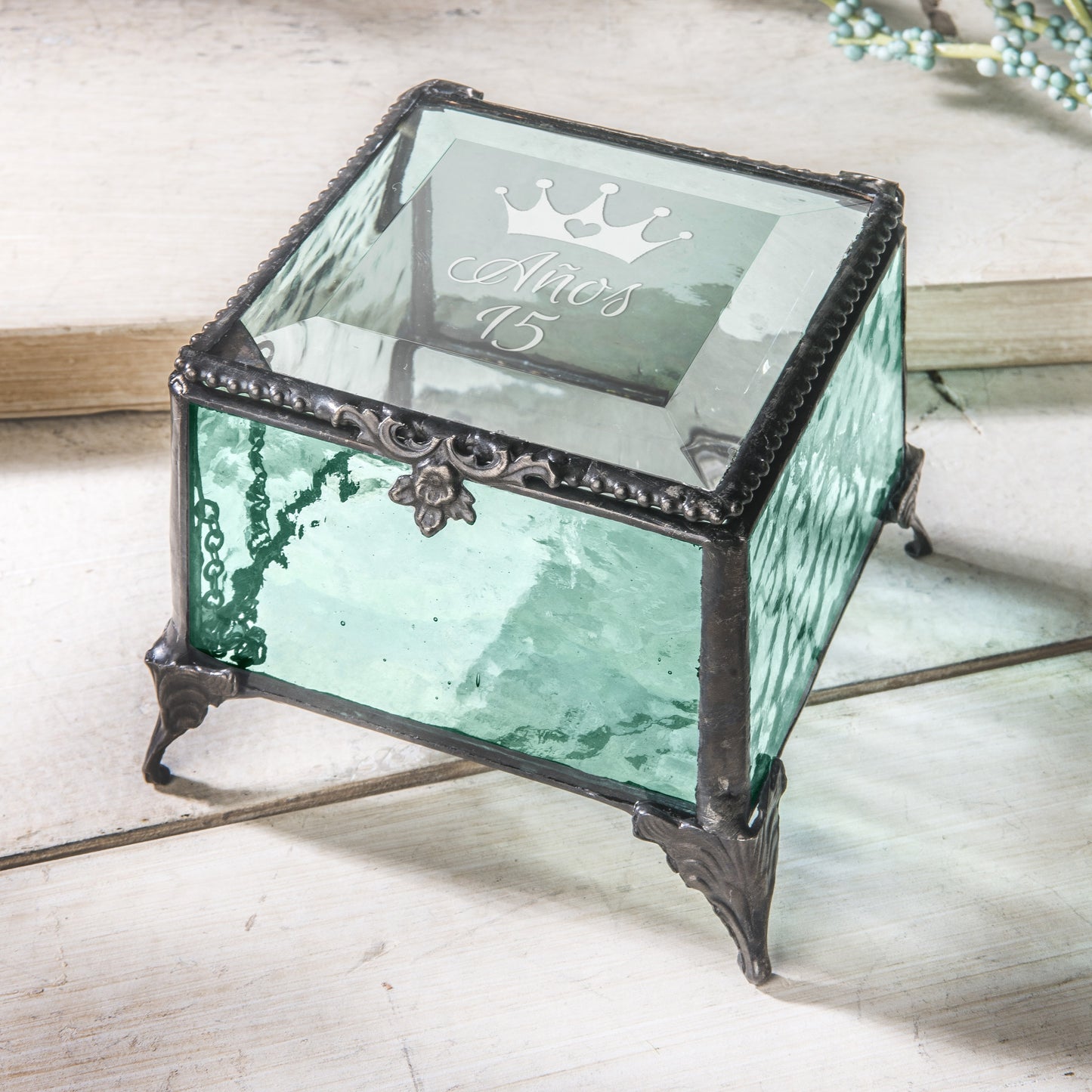 EB803 Quinceanera Engraved Glass Box