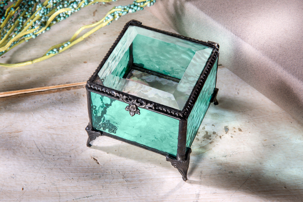 Box 910 Windsor Blue Glass Box