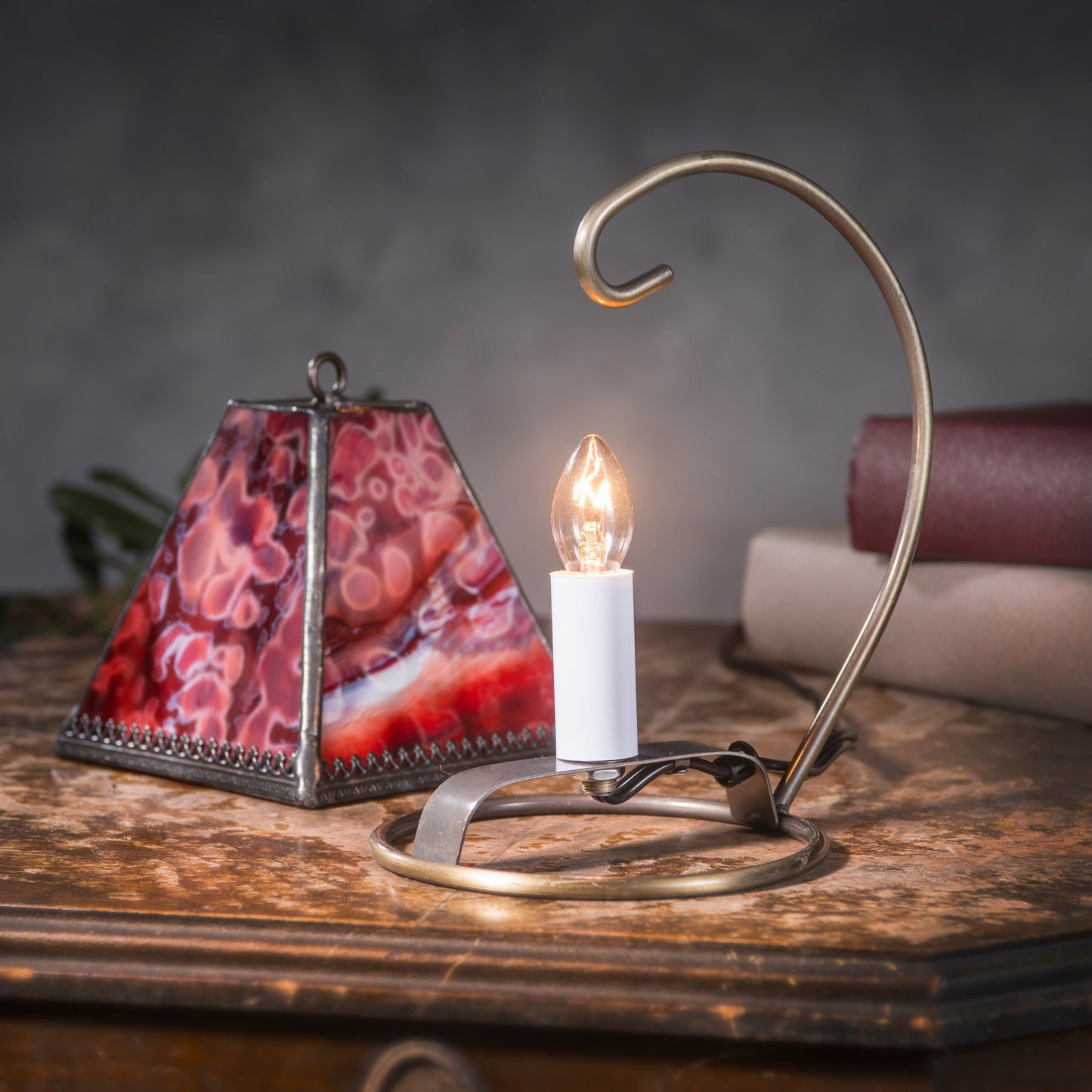 Lam 718-1 Red Opal Mini Lamp
