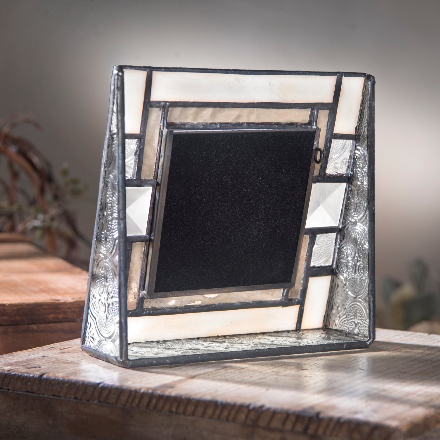 Pic 407 Ivory and Vintage Glass Frame Series