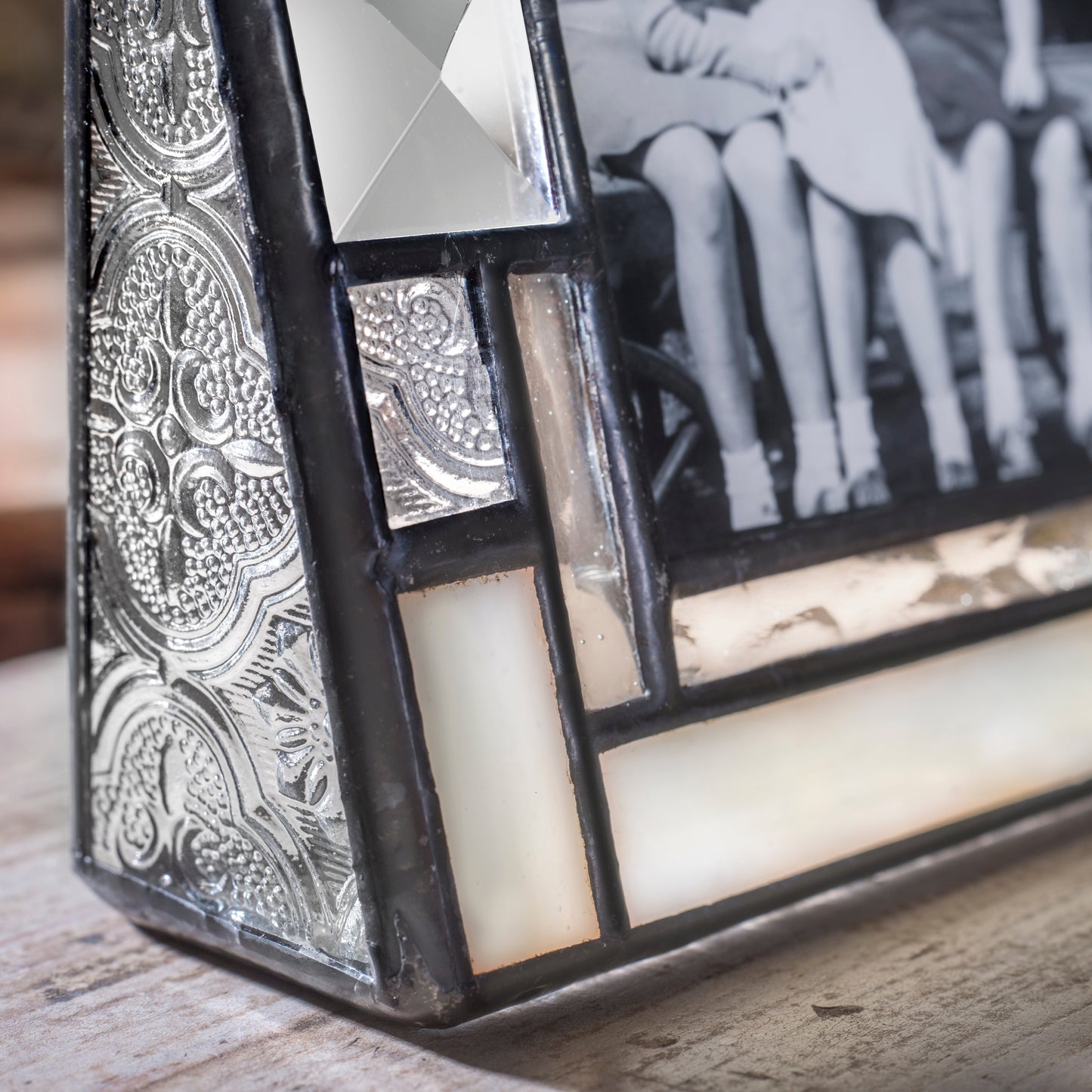 Pic 407 Ivory and Vintage Glass Frame Series