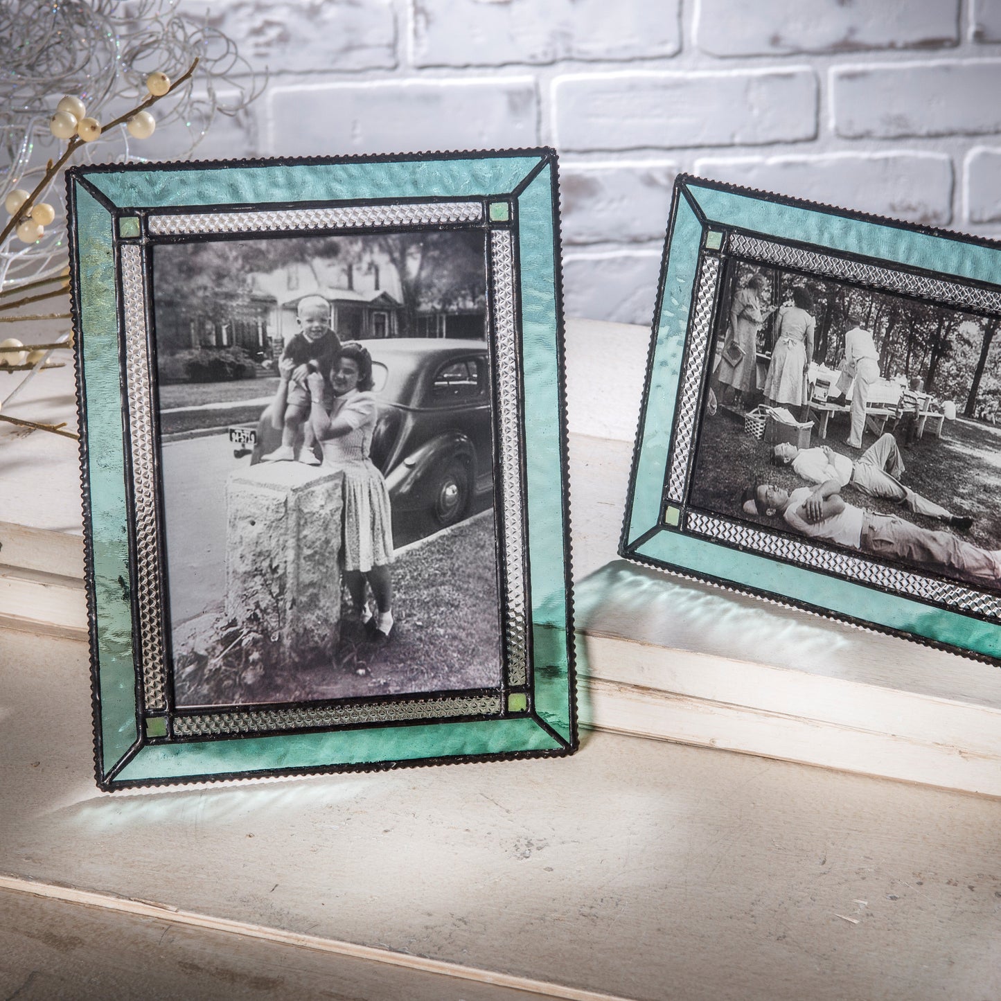 Pic 419 Windsor Blue Glass - Easel Back Frame  Series