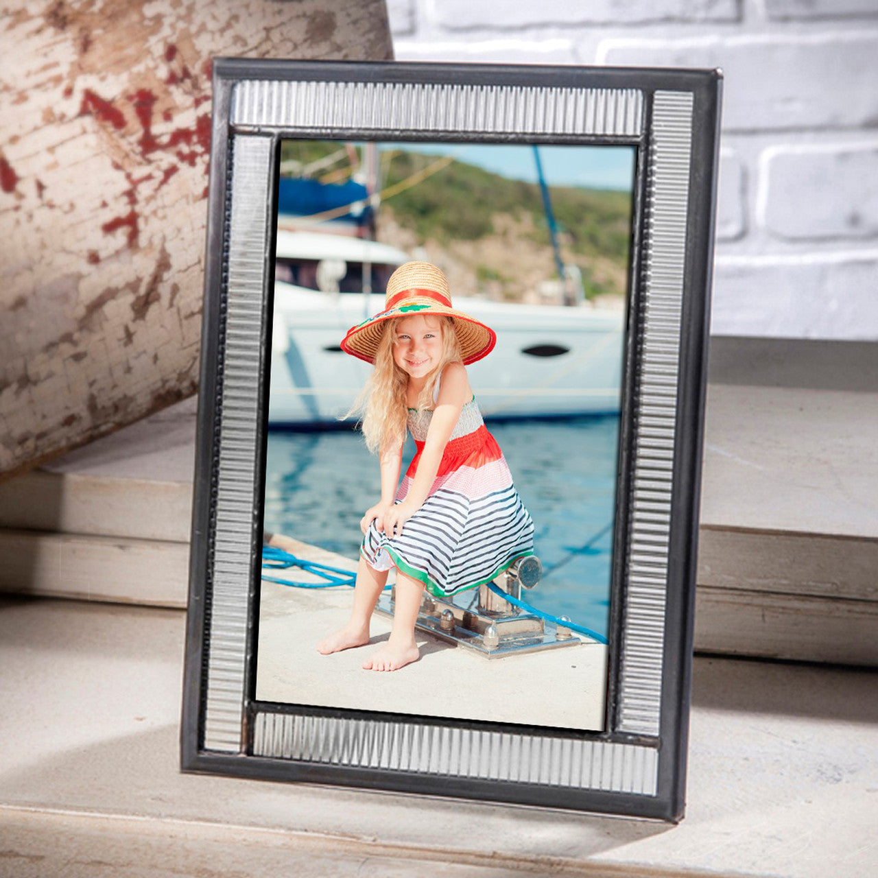 Pic 322 Clear Fluted Glass - Easel Back Frame Series