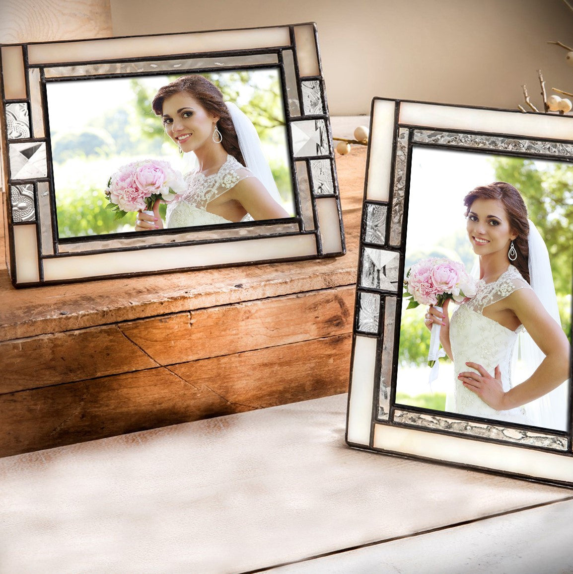 Pic 407 Ivory and Vintage Glass Frame Series