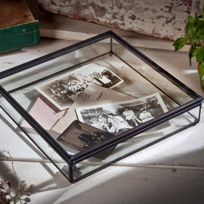 Box 749 Glass Display Box - Shallow Square